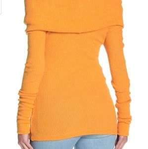 Free People Sweaters - FREE PEOPLE SWEATER Free People Sweaters - FREE PEOPLE SWEATER